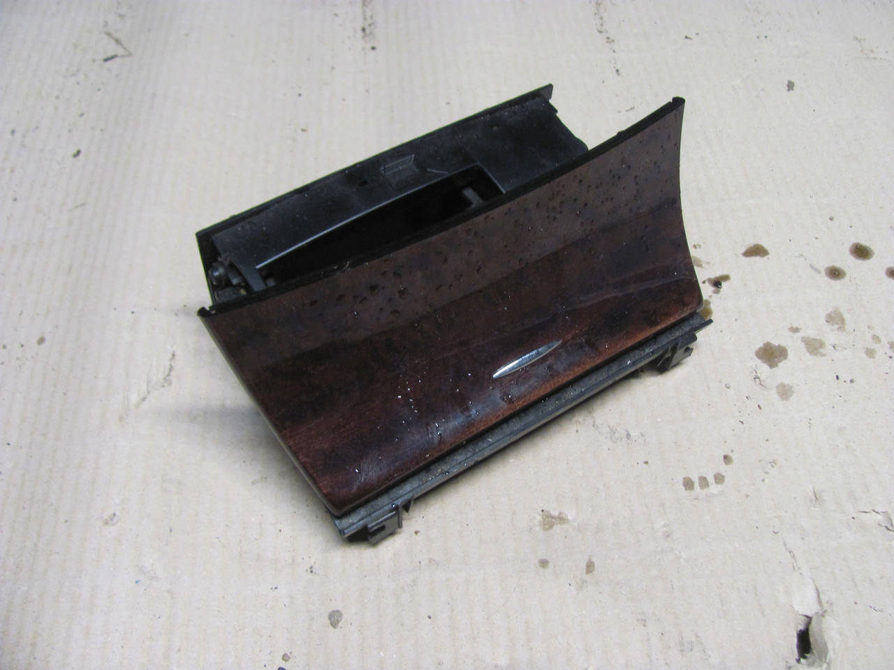 

Пепельница для Skoda SuperB 2005 3U2857962