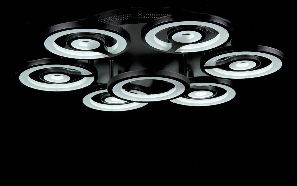 

Потолочная светодиодная люстра с диммером L78388/6+1 LED Черный