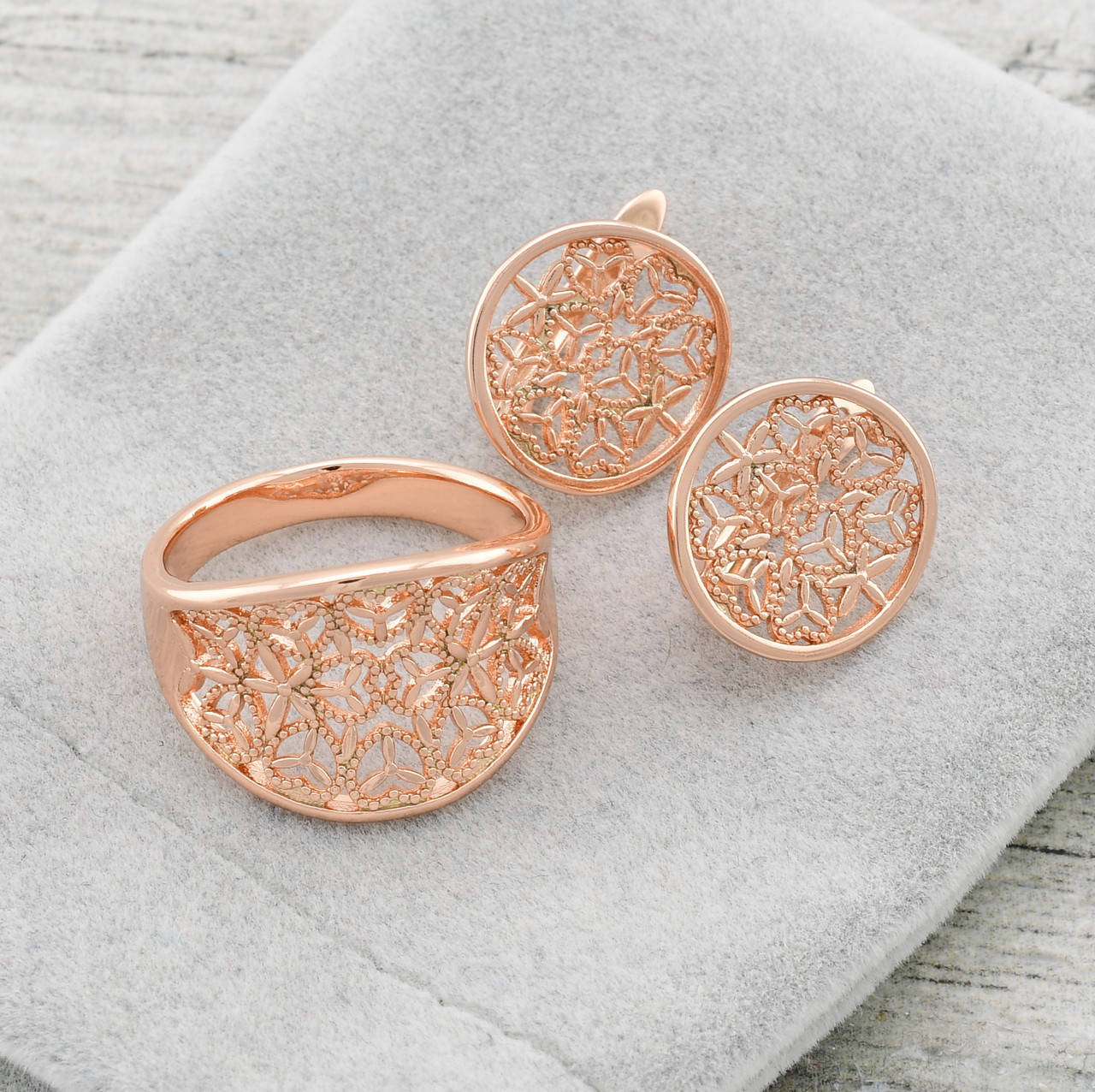 

Набор Xuping Маркиза 65225 кольцо + серьги 14х14 мм позолота РО размер 17