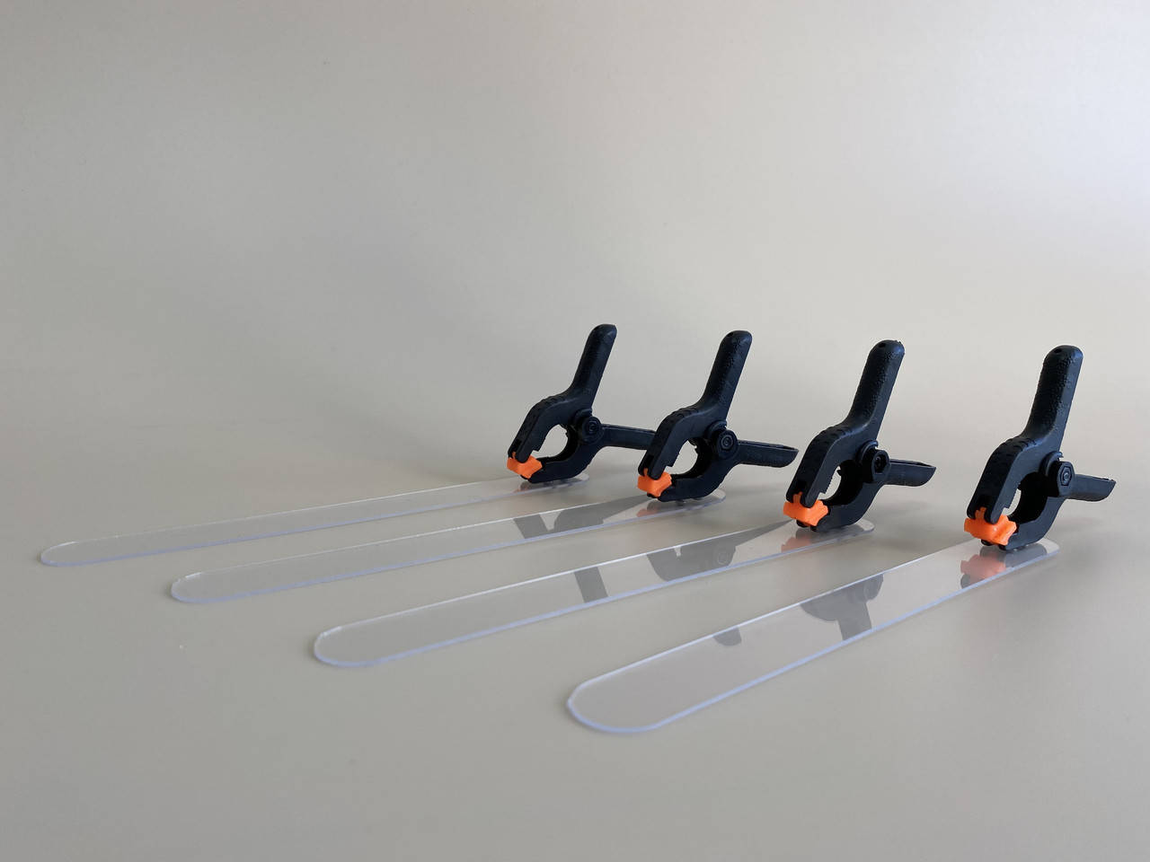 

Прищепка (контроль схода лески) для завоза