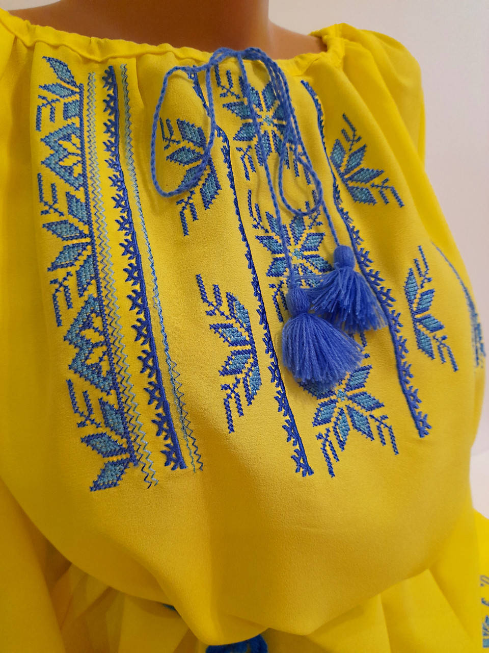 

Вишиванка. Жіноча вишиванка