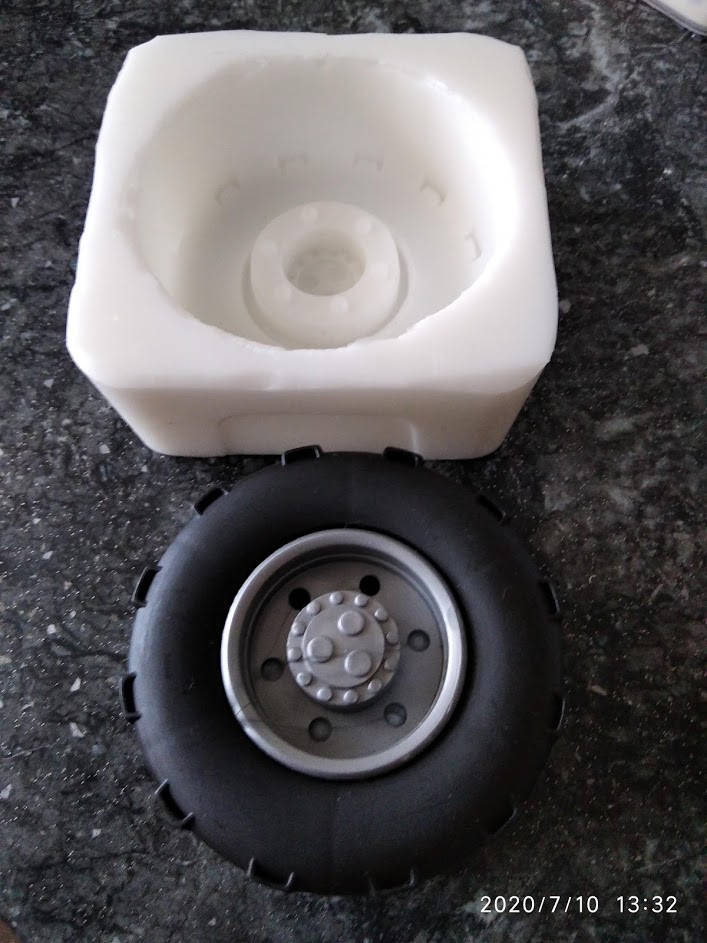 

Силиконовый молд 3 д колесо