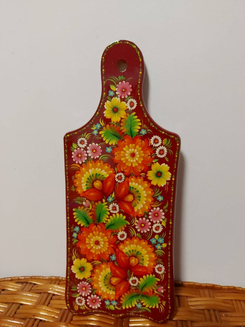 

Досточка кухонная с Петриковской росписью