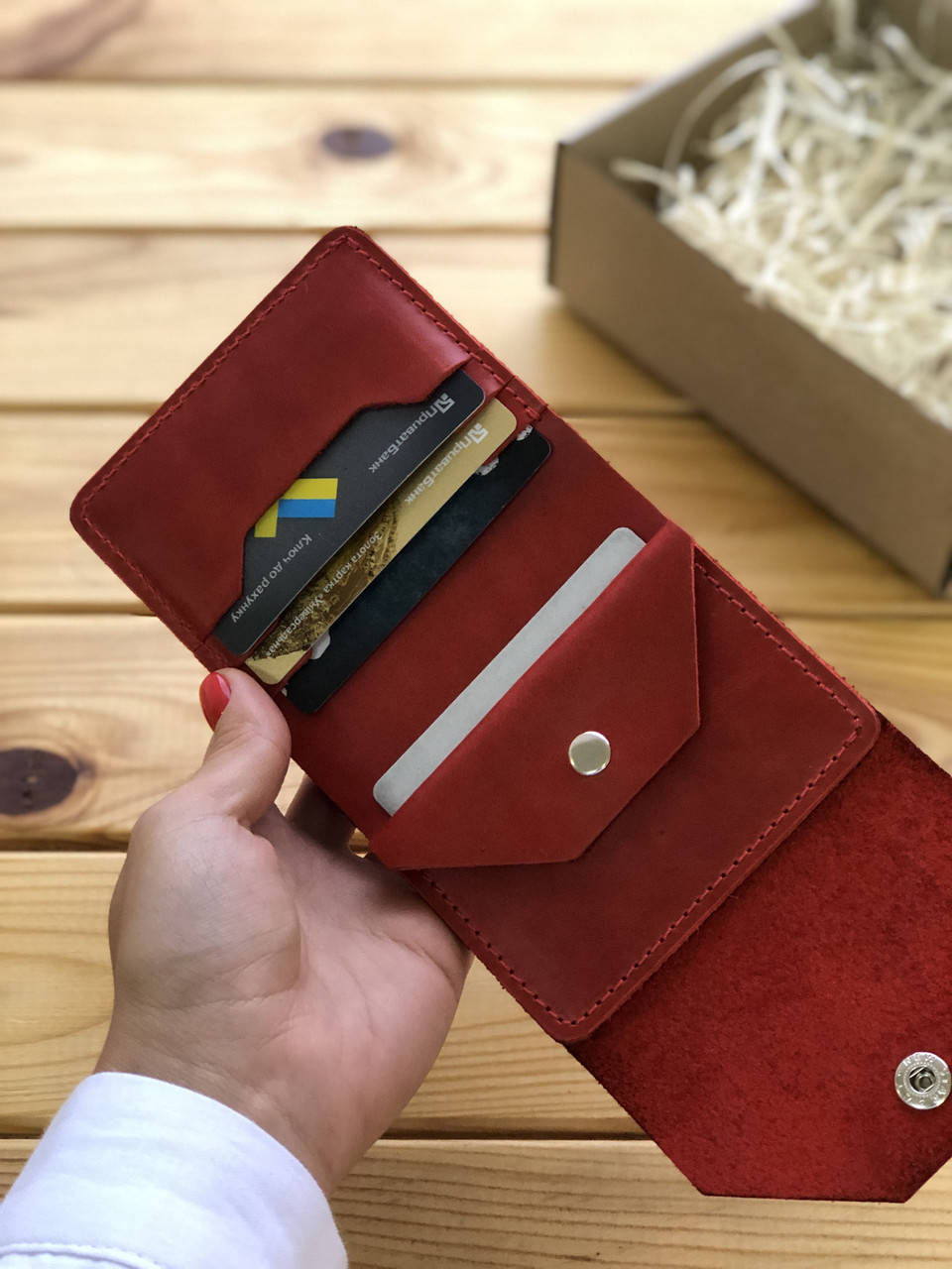 

Женский кожаный кошелек ISLA красный