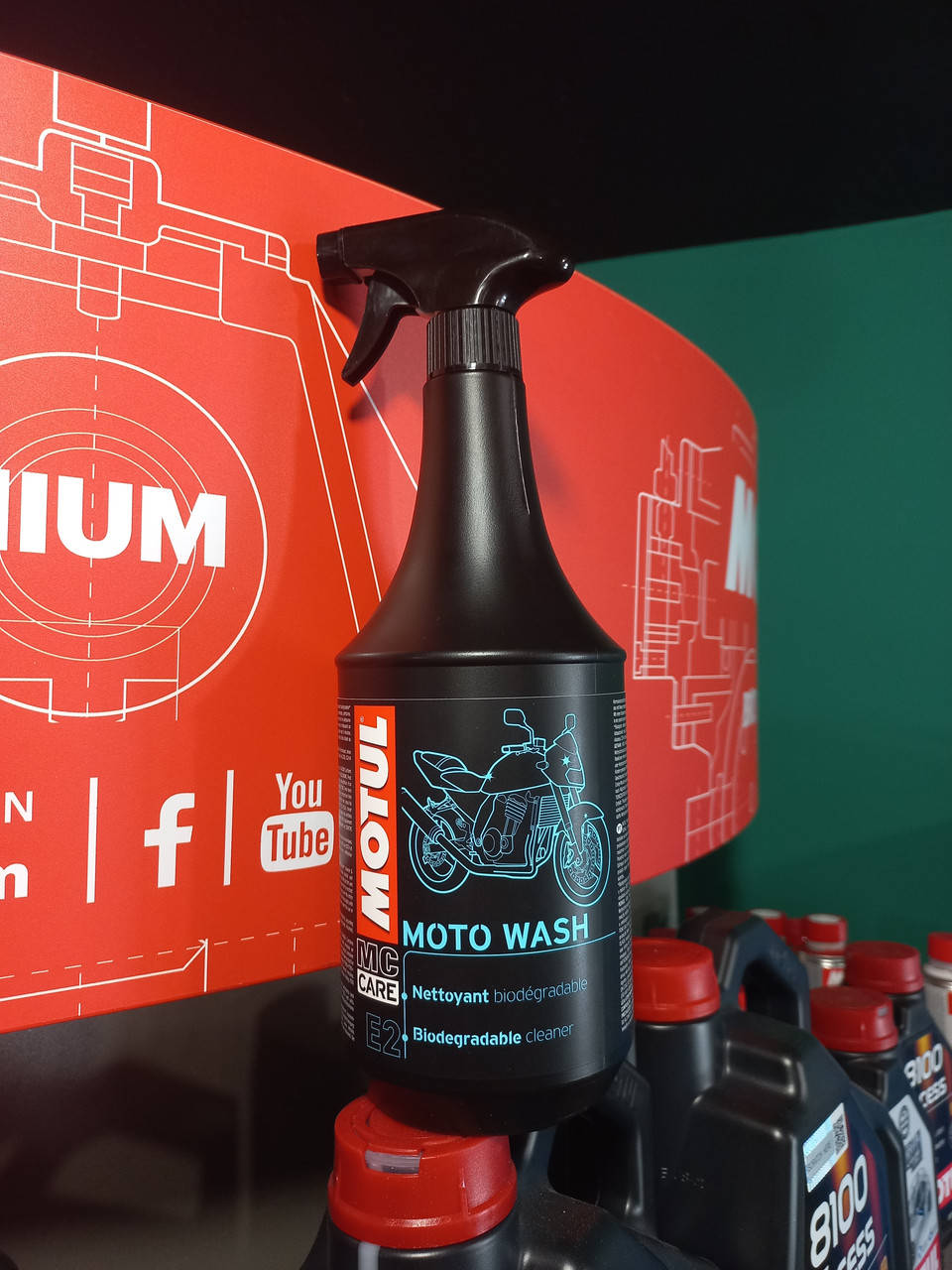 

Мощное чистящее средство для мотоциклов MOTUL / E2 Moto Wash / 1 л