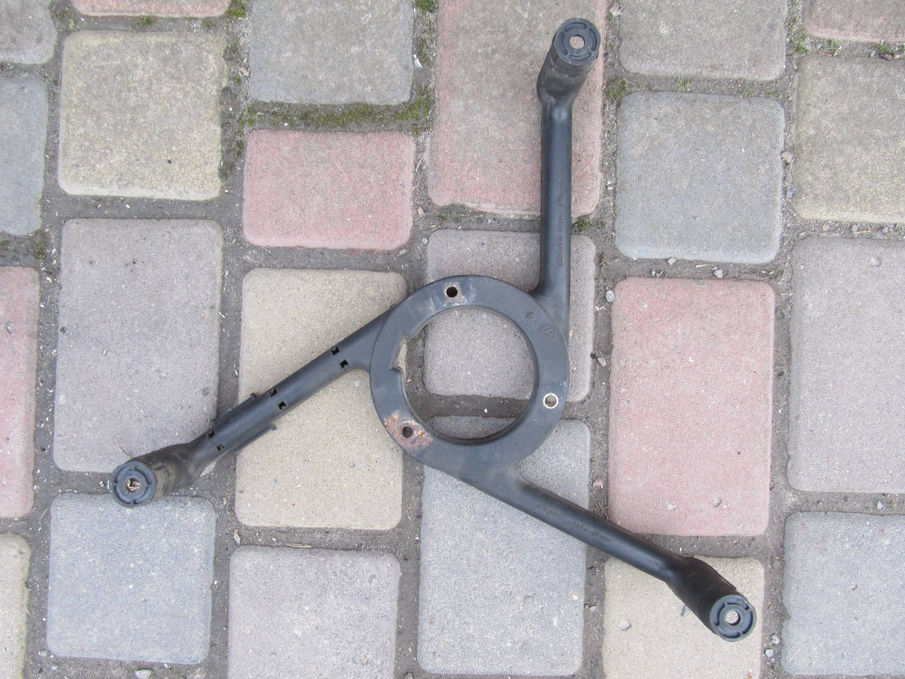 

Крепление кронштейн вентилятора для VW Fox Skoda Fabia 1 Seat Ibiza 1.2 1.4b, 1J0121206E