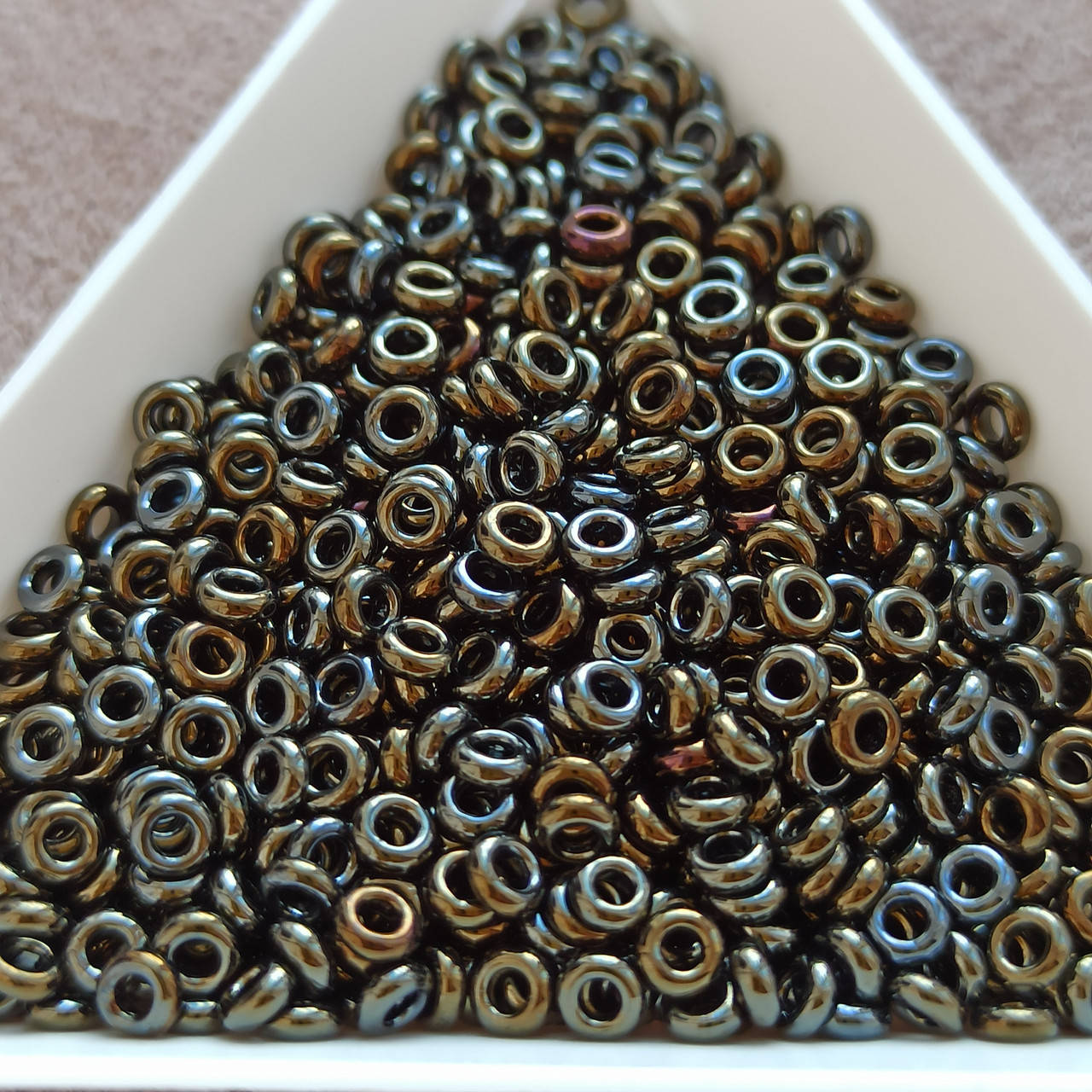 

Японский бисер TOHO DEMI ROUND TN-08-83