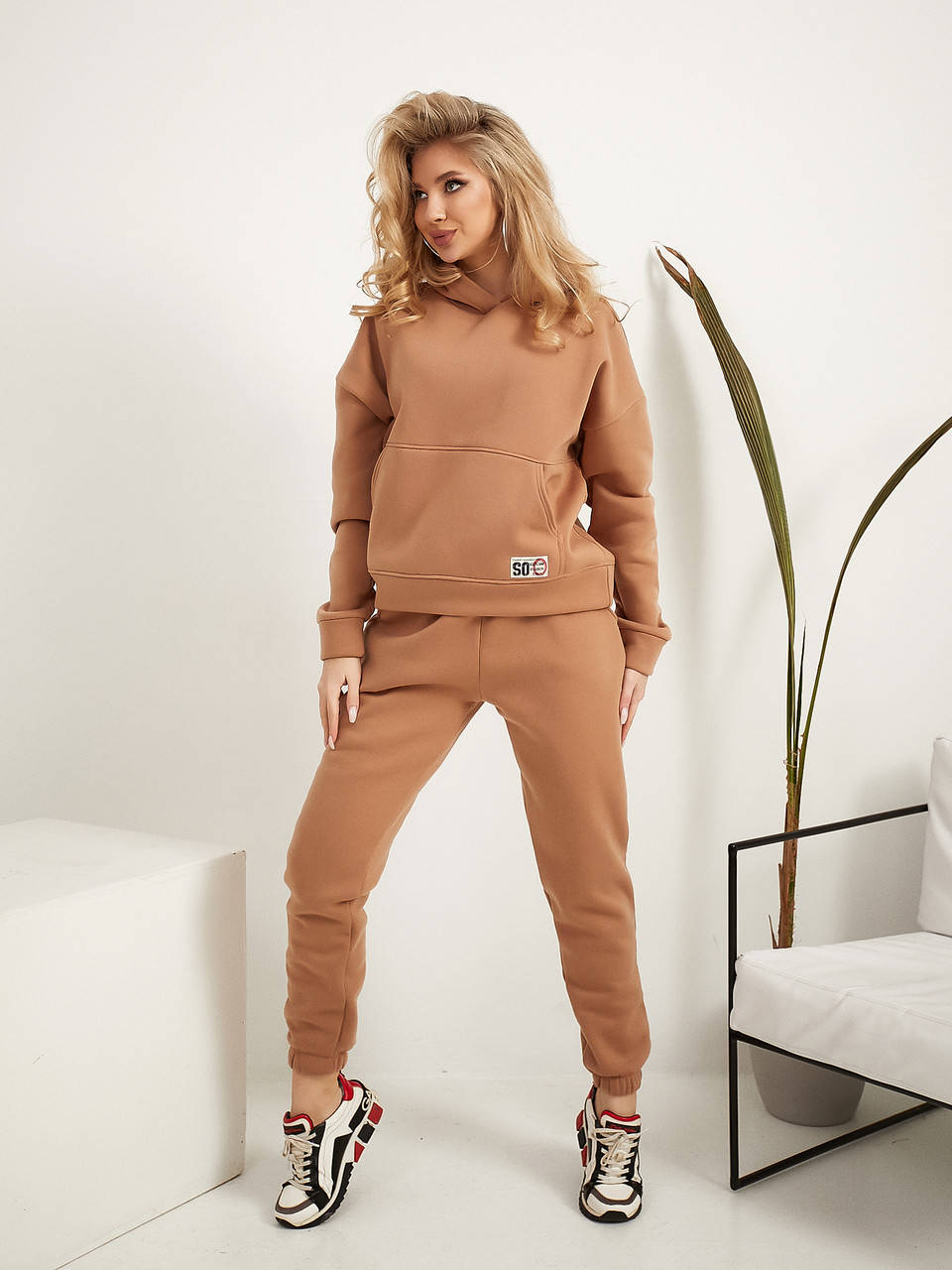 

Женский бежевый спортивный костюм 52/54