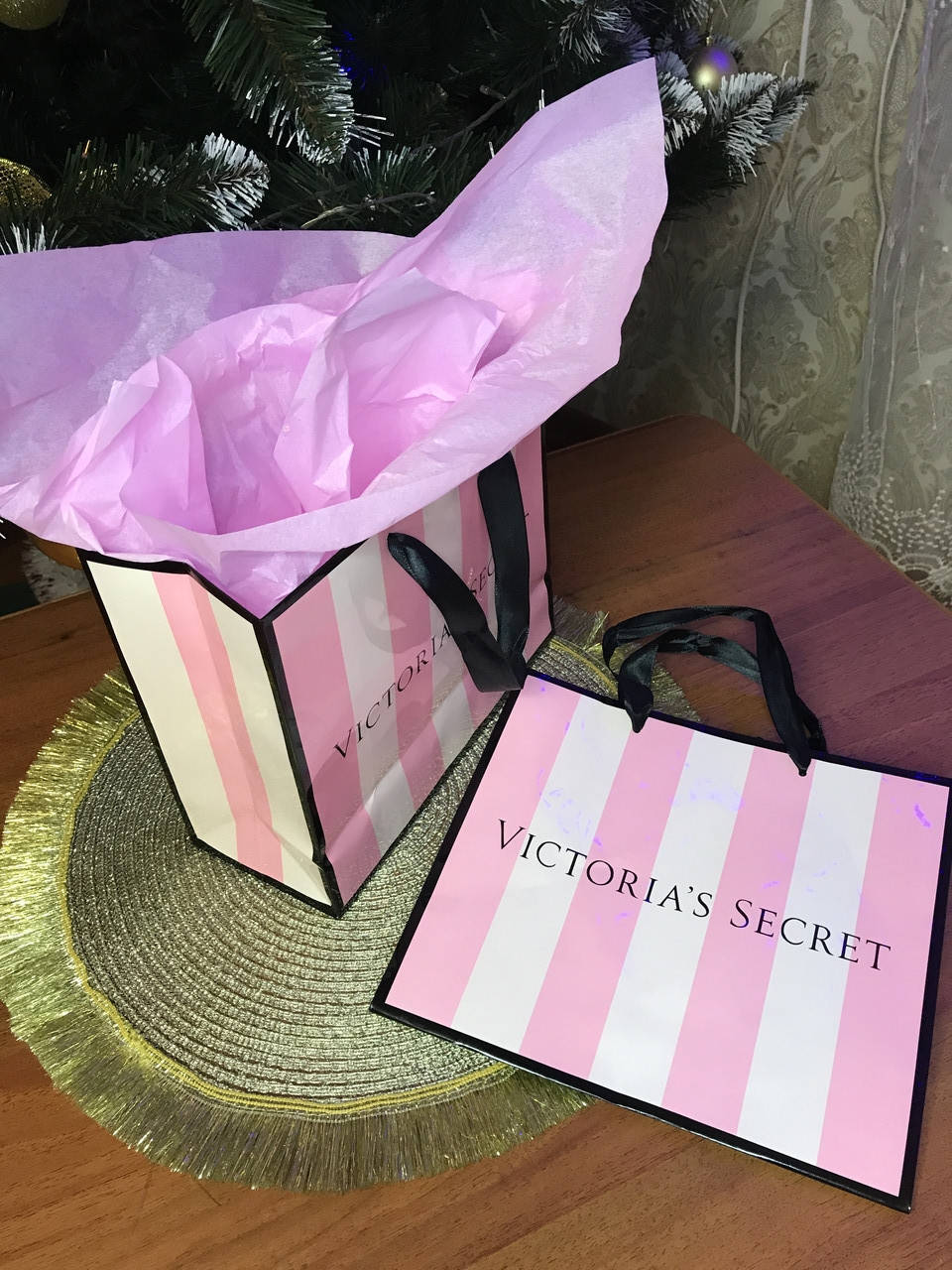 

Пакетик от любимого бренда Victoria’s Secret M