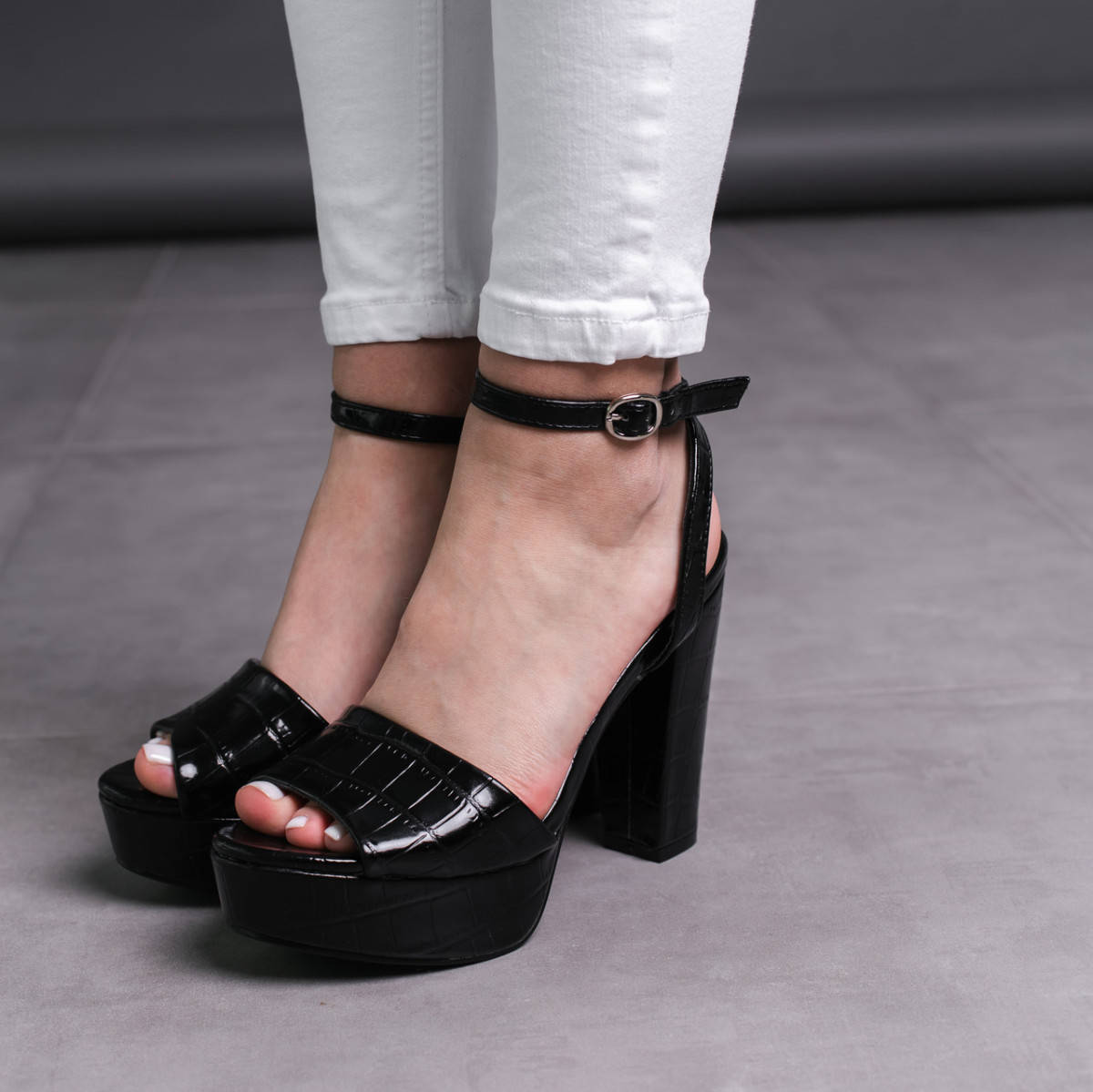 

Женские босоножки Fashion Toby 3055 38 размер 24 см Черный