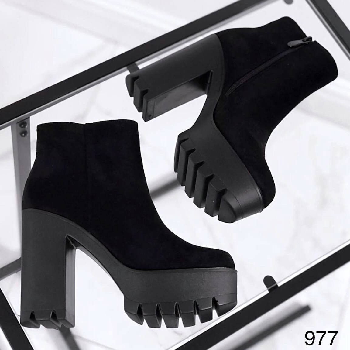 

Женские замшевые ботильоны на высоком устойчивом каблуке, Черный