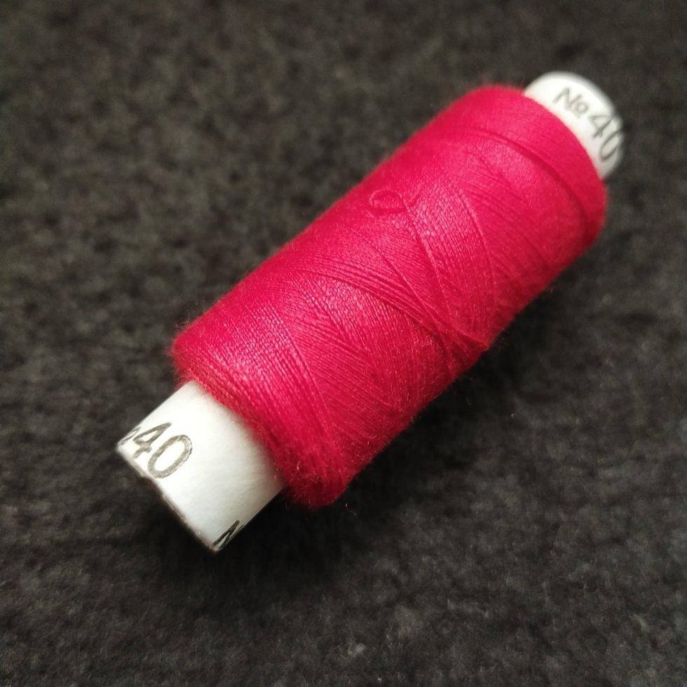 

011 Нитки в катушках, швейные 100 полиэстер 40/2 (боб 200м)