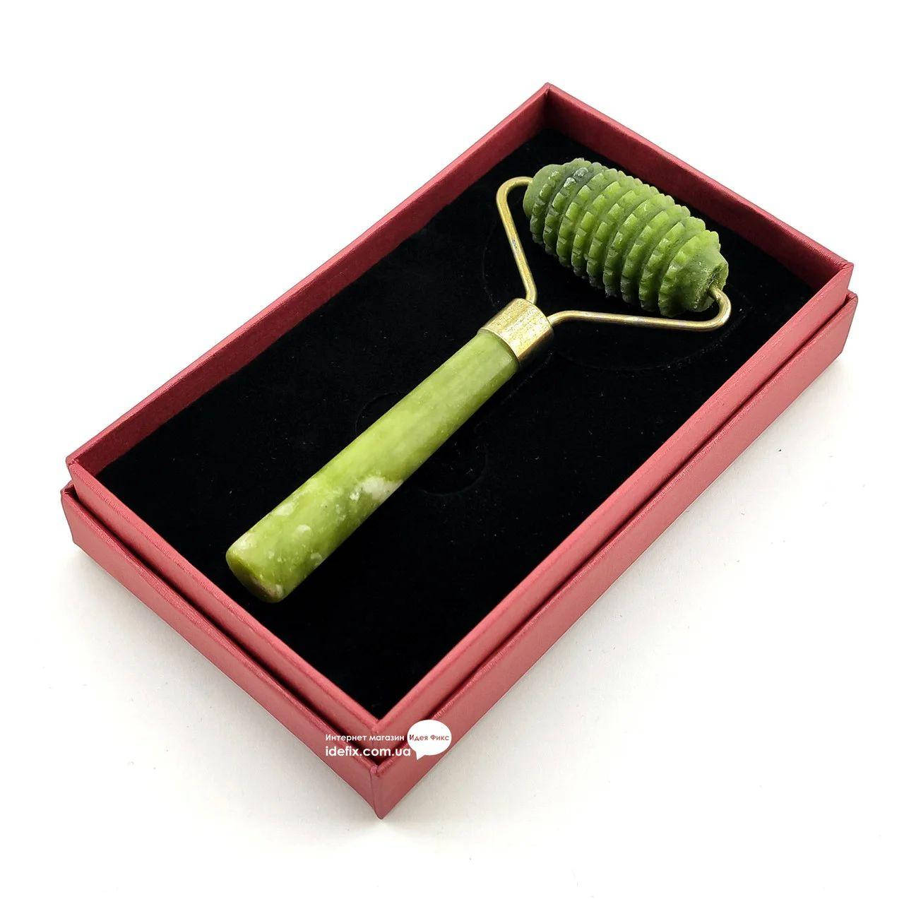 

Масажер нефрит валик ежик.