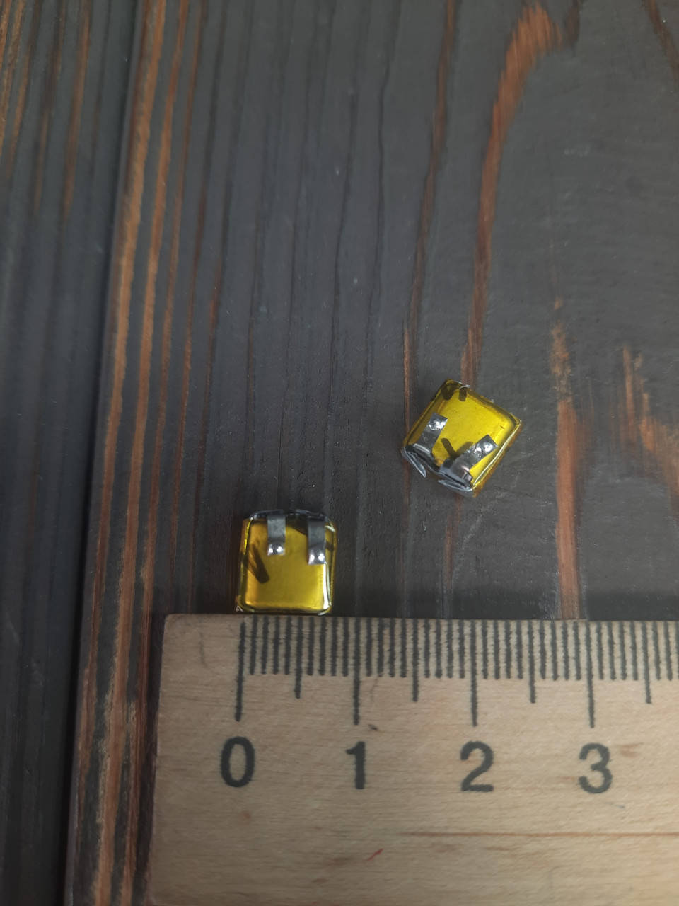 

Аккумулятор для наушников 3,7V 30mAh 7*7*3мм