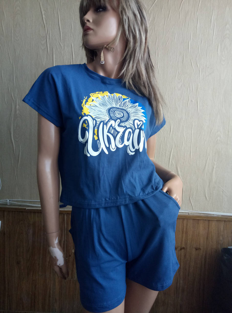 

Костюм женский - футболка шорты