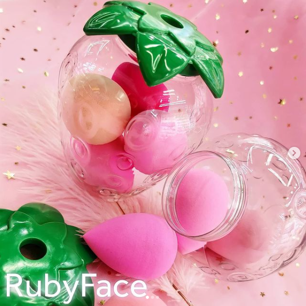 

Набор спонжей для макияжа в банке Ruby Face 4 шт.