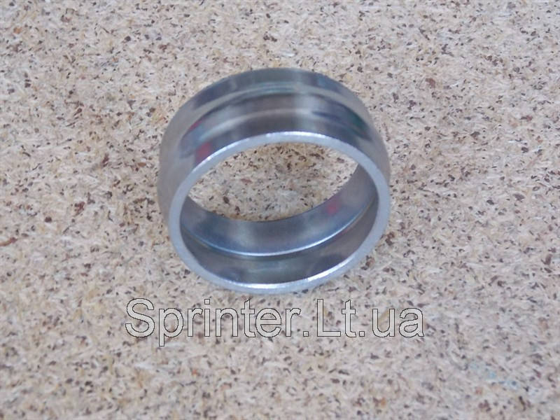 

Втулка розпорная хвостовика MB207-609D/Sprinter/LT