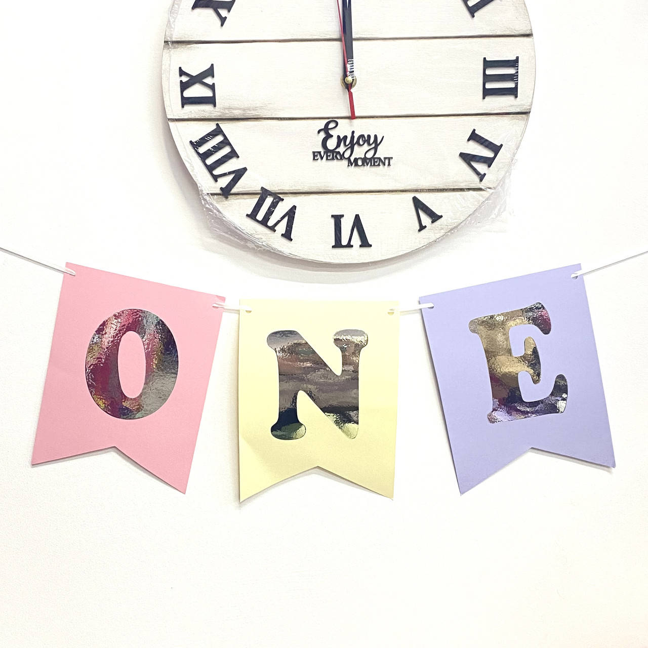 

Гирлянда One флажки для девочки