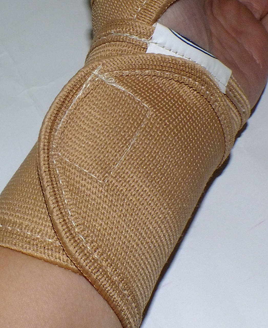 

Бандаж на лучезапястный сустав 2