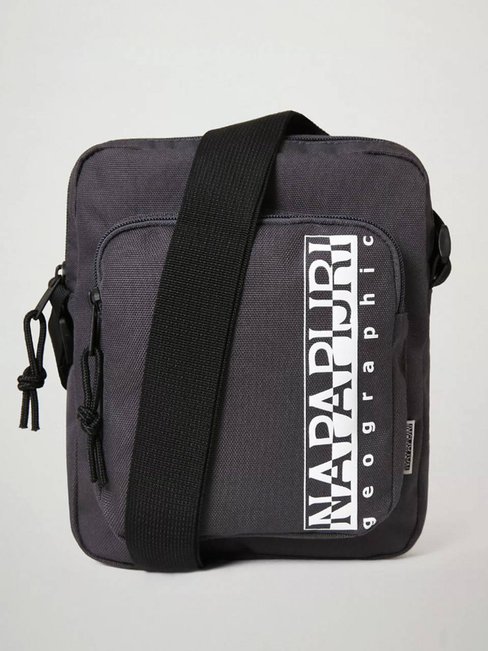 

Оригинальный мессенджер Napapijri Happy Cross Pocket 2 Dark Grey Solid(NP0A4EU6198), Серый