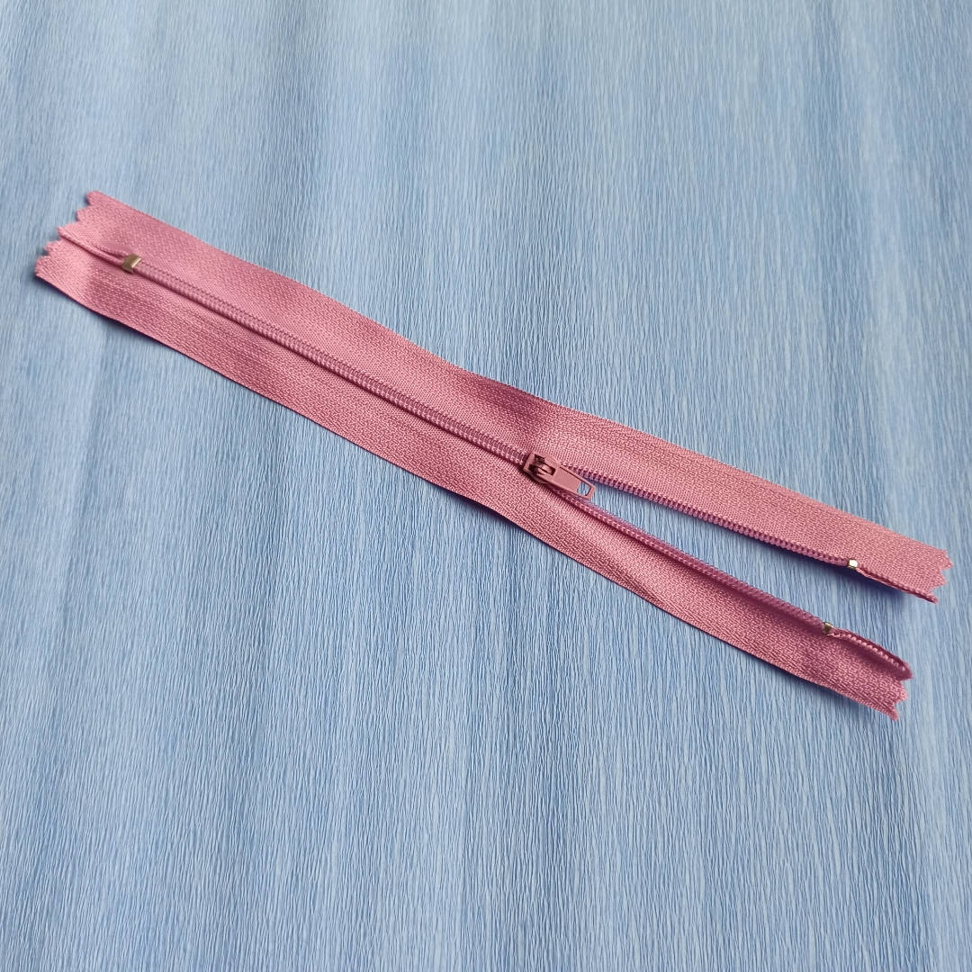 

Молния Змейка Розовая 18 см, Розовый