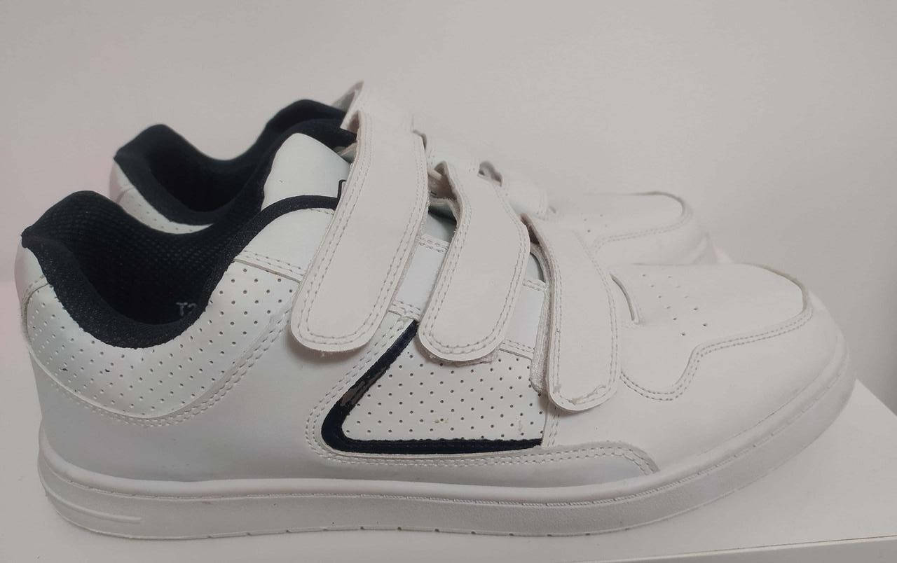 

Чоловічі білі кросівки на липучках. 30см стелька 46й розмір, Белый