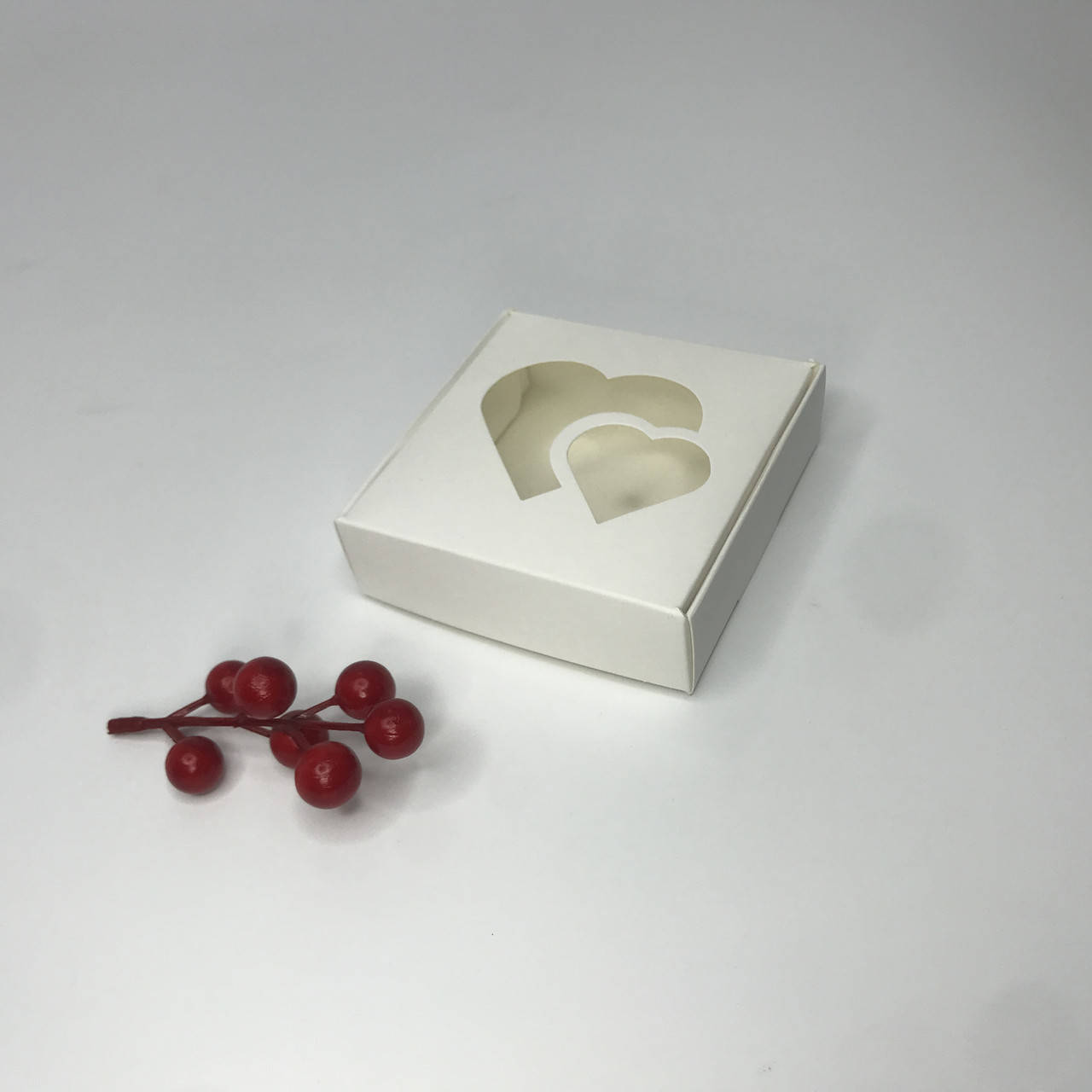 

Коробка для сувениров, 100*100*30 мм, с окном 2 сердца, белая, Белый