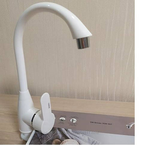 

Белый кухонный смеситель Brinex 35W 007
