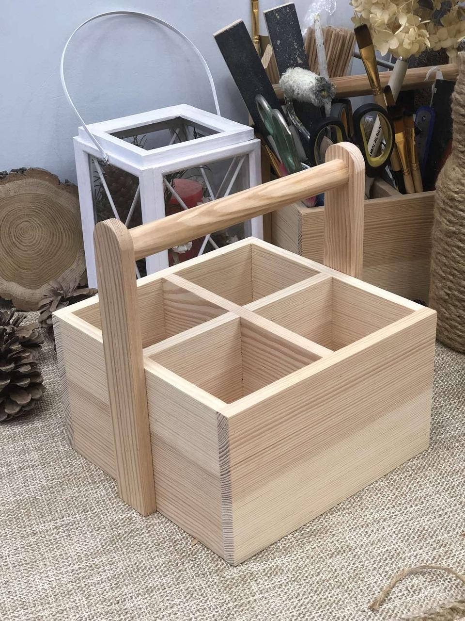 

Корзинка на 4 ячейки с ручкой 22,5*20*22 см из сосны