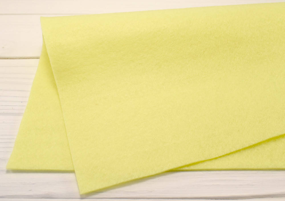 

Китайский мягкий фетр 1,3 мм (20х30 см) - №5 Бледно-желтый