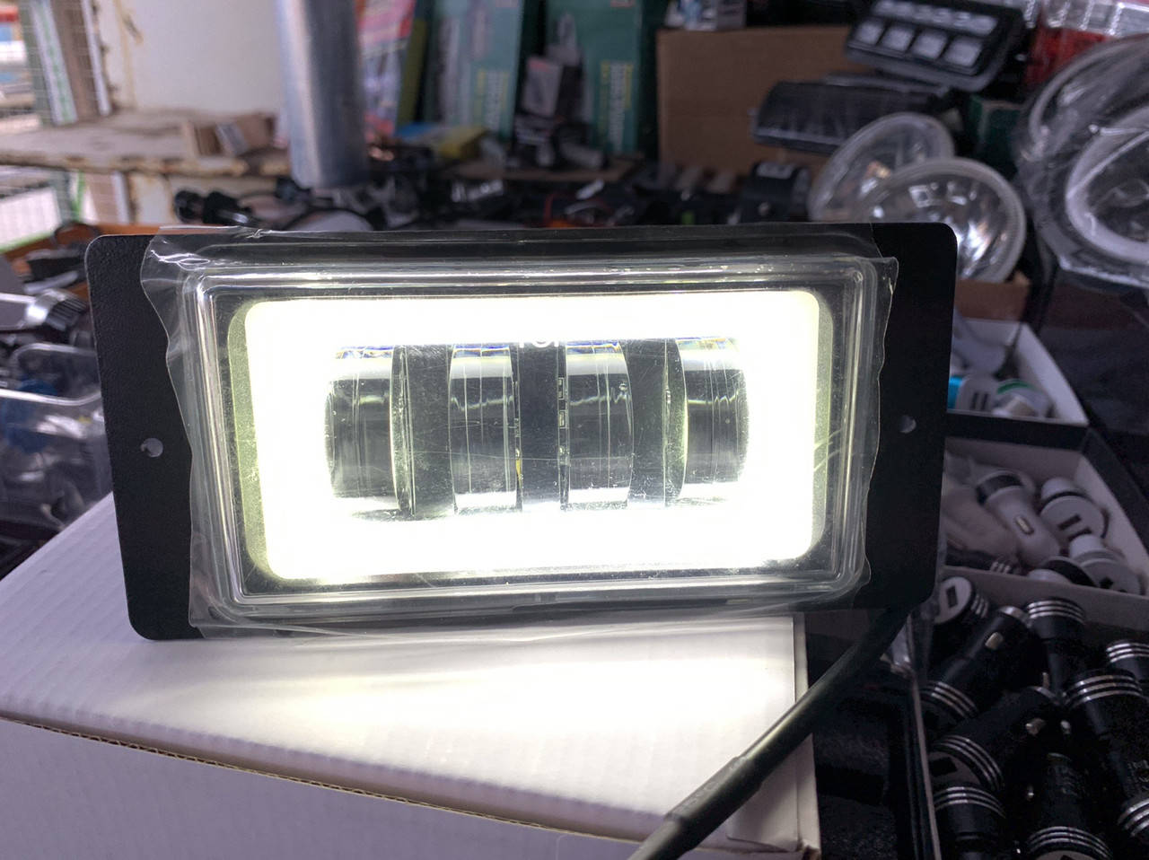 

Противотуманная фара в бампер LED ВАЗ 2110, 2111, 2112, 2114, 2115 4 линзы