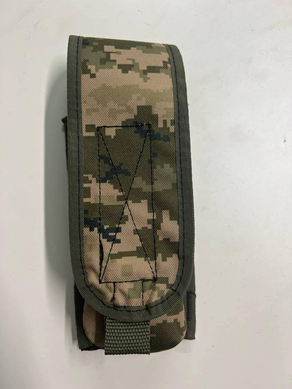 

Подсумок на один магазин, система MOLLE. Пиксель.