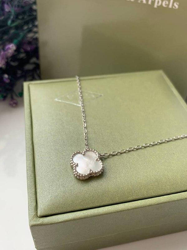 

Ван клиф подвеска на один клевер белая перламутр серебро (покрытие белым золотом проба 750) люкс качество