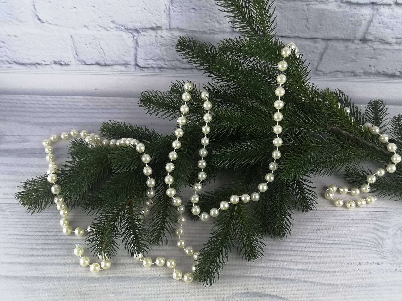 

Новогодние Бусы на елку перламутровые бежевые 12 мм 2,4 м в тубусе 92610-PN 109710 Pioner