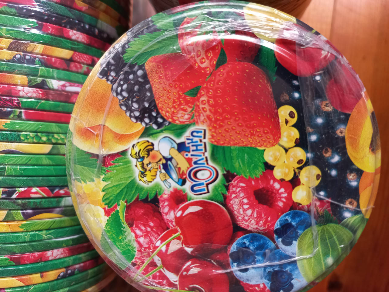 

В НАЛИЧИИ !!!! Крышка закаточная Полинка полноцвет 82мм. в пачке/спайке 50шт