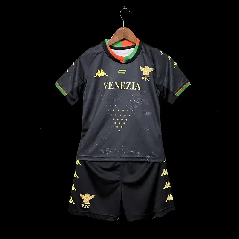 

Футбольная форма ФК Венеция 21/22