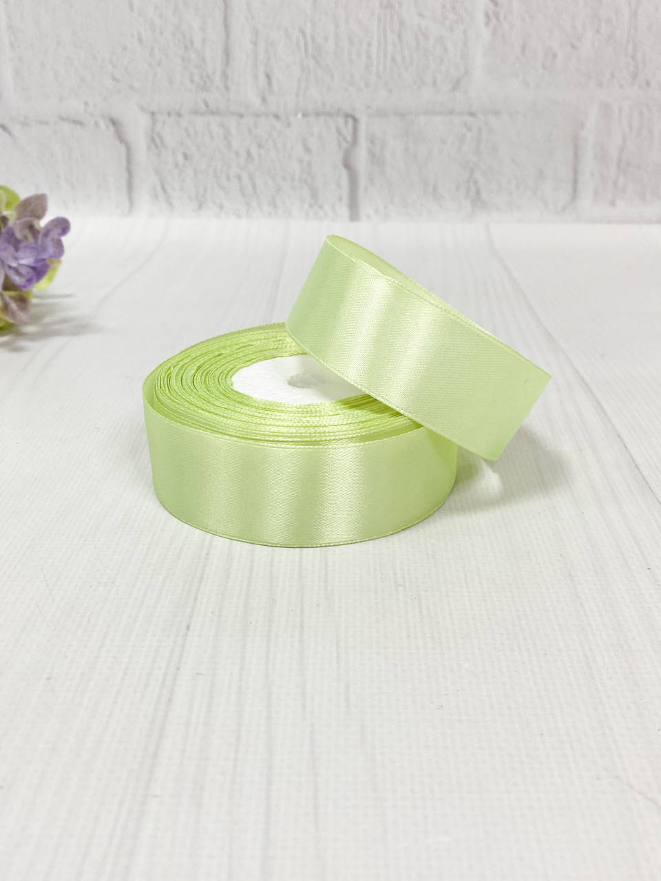 

Лента атласная 2,5 см светло-салатовая №51