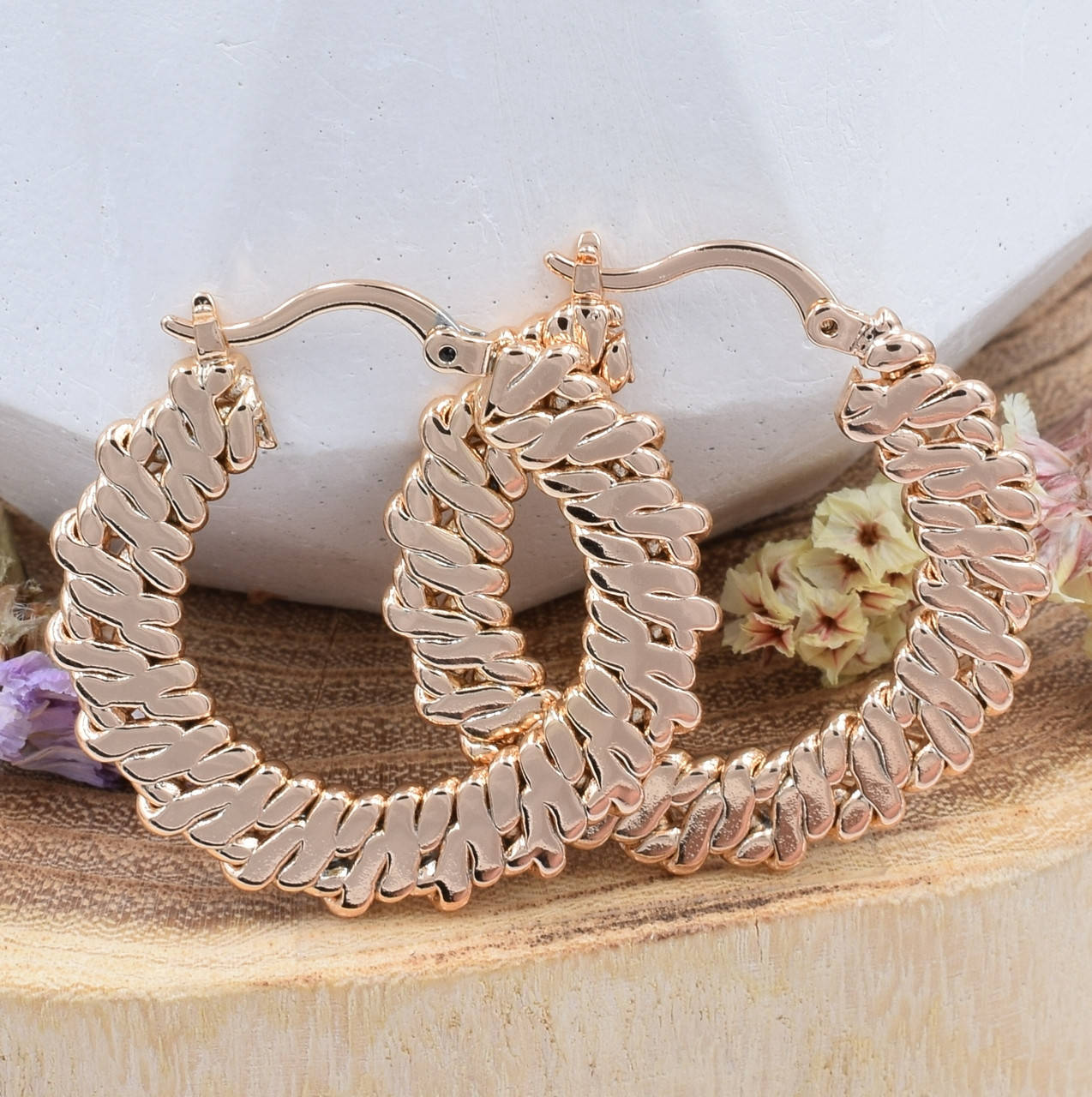 

Серьги Xuping 30706 размер 32х2 мм вес 11.8 г позолота 18К