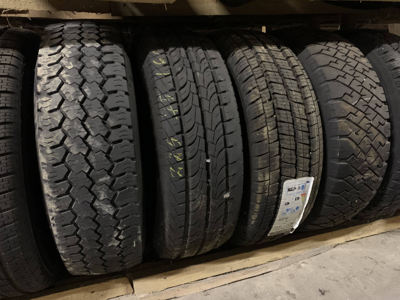 

Шини Розпаровки б/в R16C зима літо 225/75R16C ОДИНОЧКИ бу