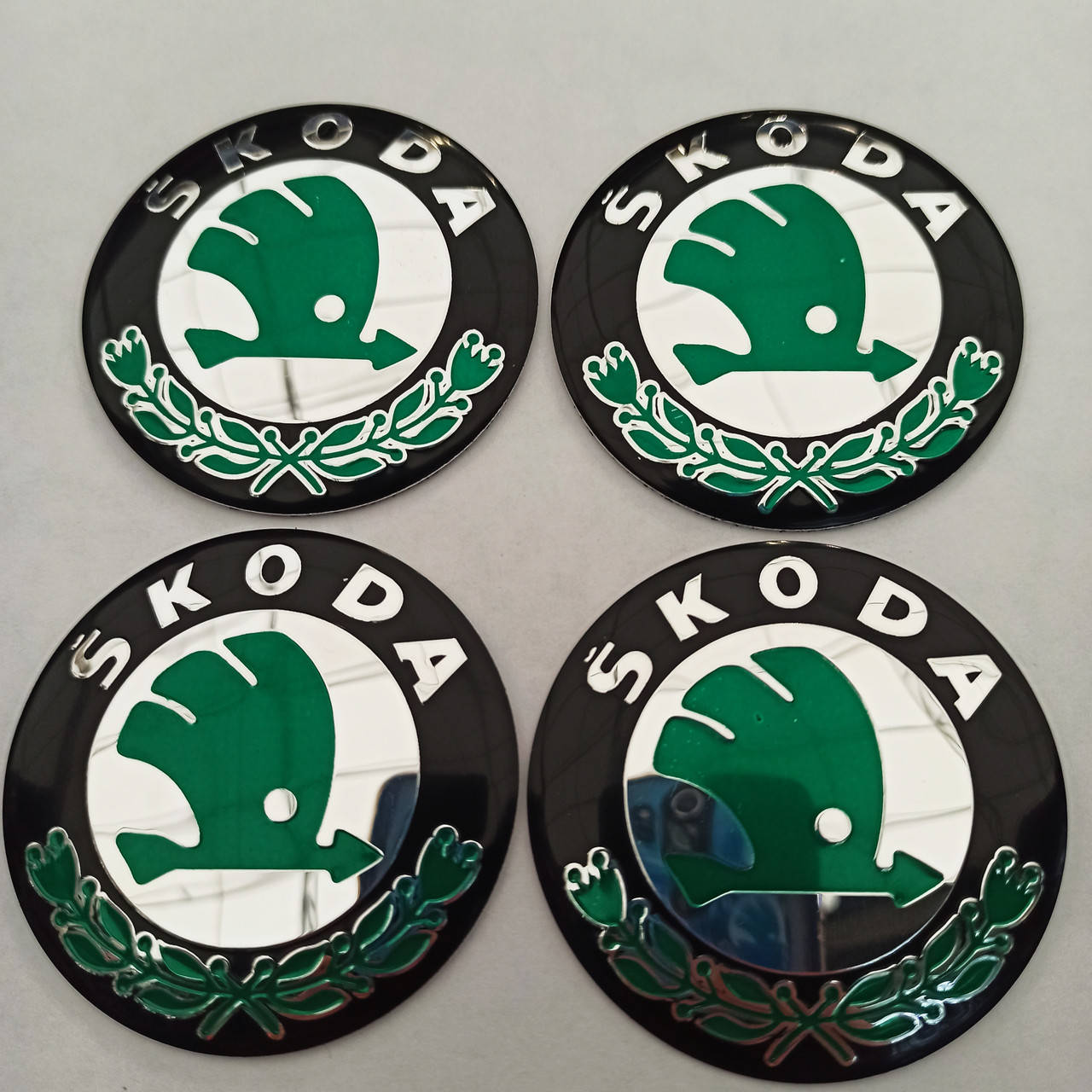 

Наклейка выпуклая на колпачок диска Skoda 56 мм, Зелёный