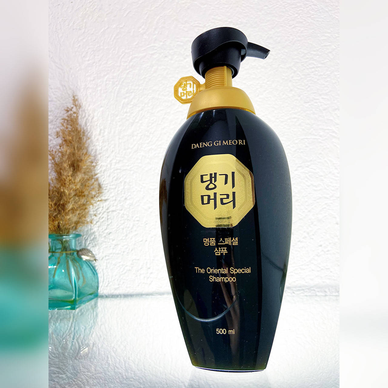 

Травяной шампунь Daeng gi meo ri Oriental Shampoo для поврежденных волос 500 мл