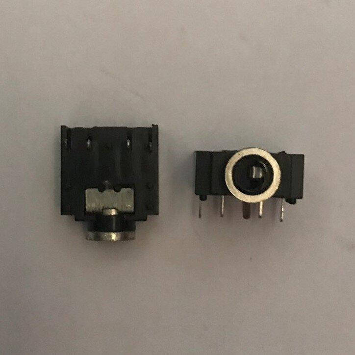 

Гнездо 3,5 стерео пласт. монтажное 5pin
