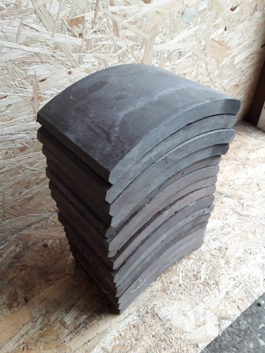 

Тормозные накладки задней колодки Краз 210х140х18мм пр-во СССР