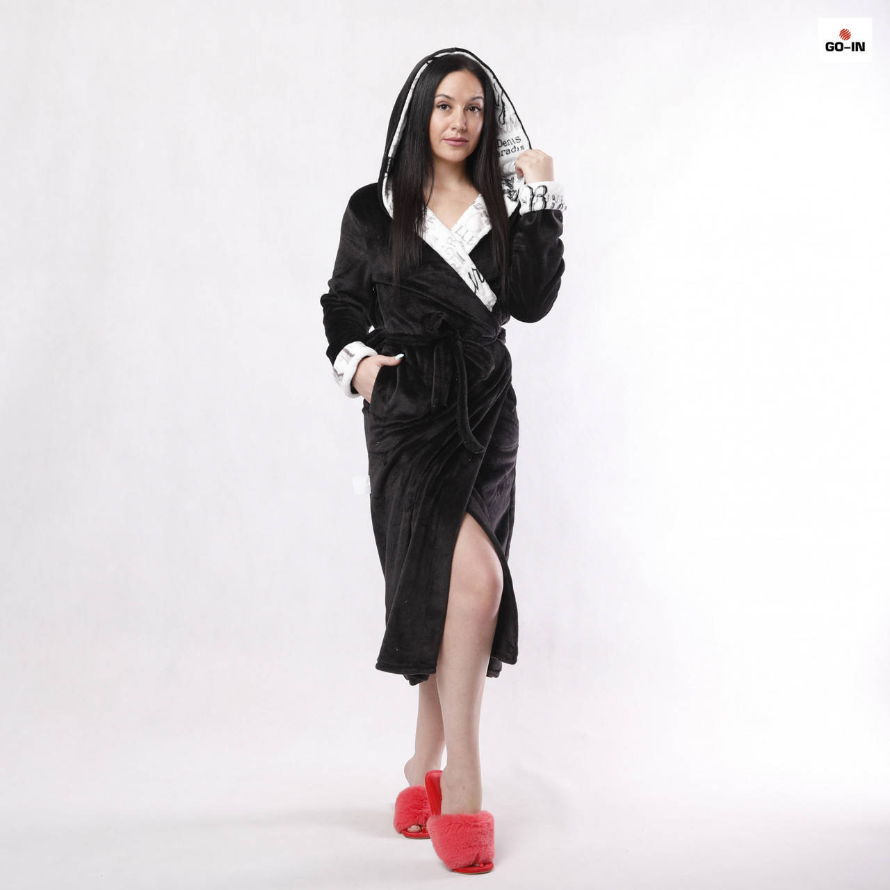 

Халат женский длинный с капюшоном махровый на запах черный р.42-56