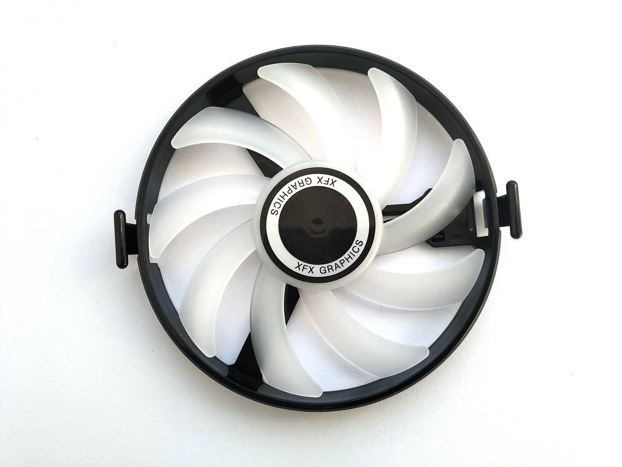 

Вентилятор FirstD для видеокарты XFX FDC10U12S9-C (FDC10H12S9-C) LED RED (№72.2)
