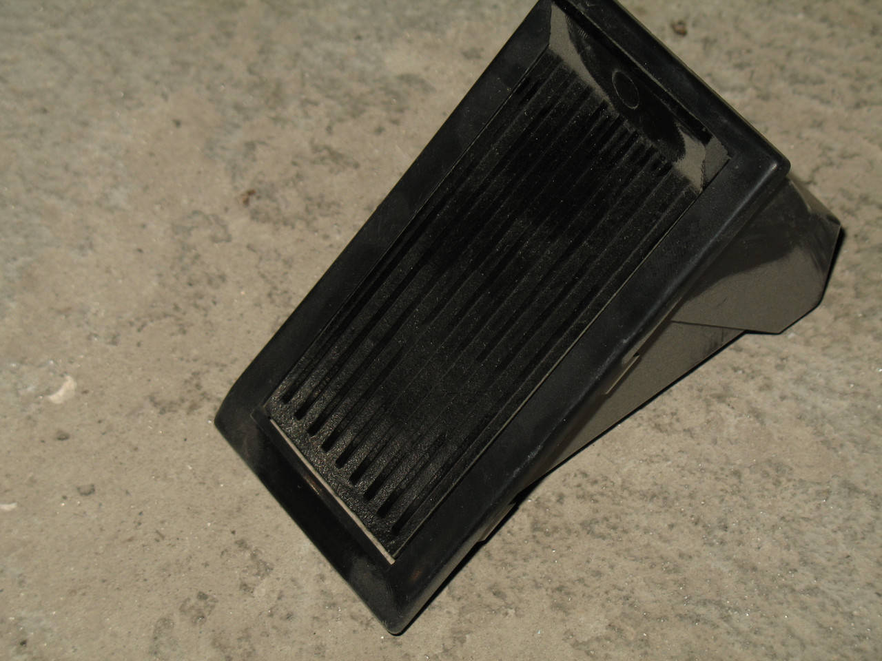 

5320-8203010 Попільничка