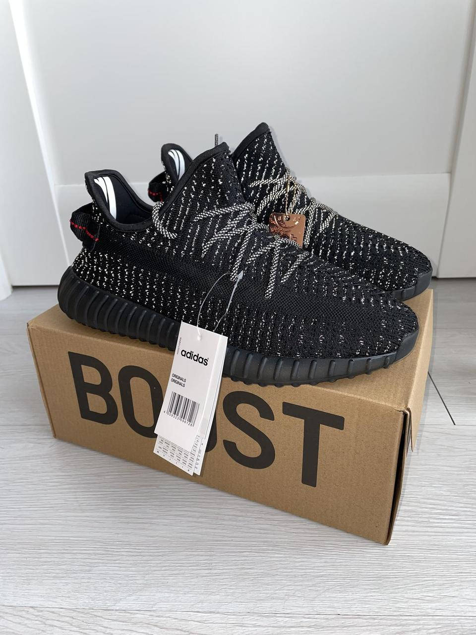

Кроссовки Adidas Yeesy Boost 350 reflective (чёрные), Черный