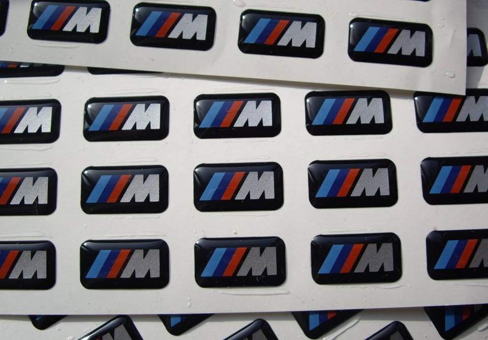 

Наклейка BMW M БМВ М 19х11 мм на диск руль
