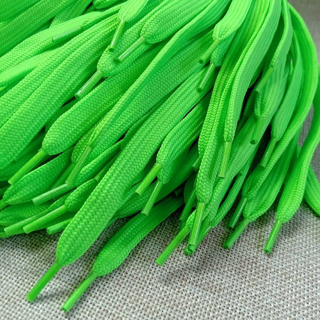 

Шнурок плоский 10 мм, 100 см., салатовый.