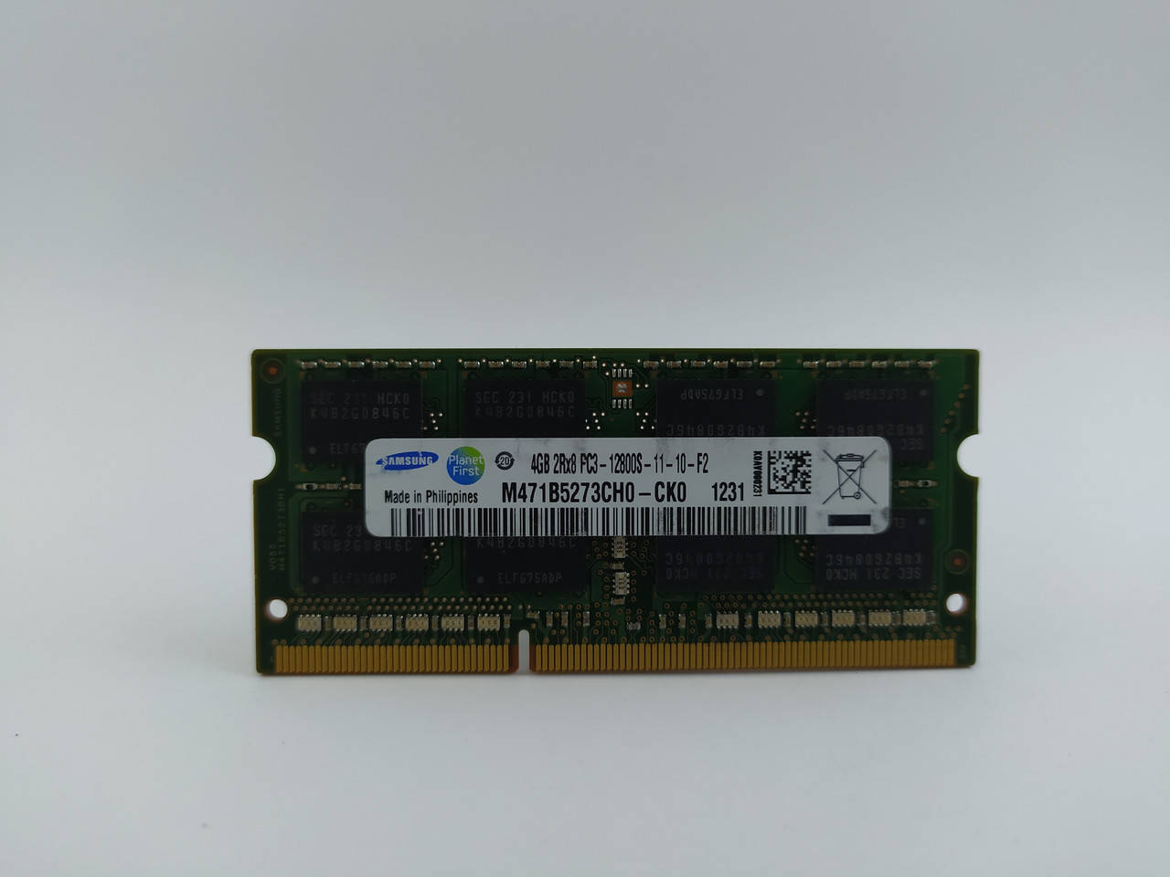 

Оперативная память для ноутбука SODIMM Samsung DDR3 4Gb 1600MHz PC3-12800S (M471B5273CH0-CK0) Б/У